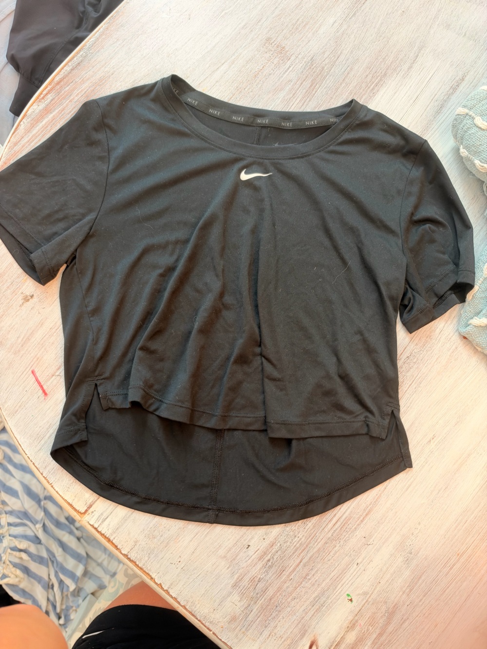 Nike Dri-FIT Black Short Sleeve Athletic Top Women’s XS High Low Hem